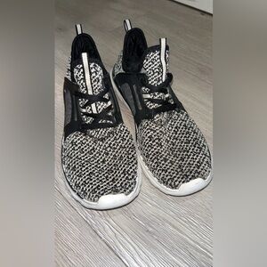 Black and White Knit Sneakers champion c9